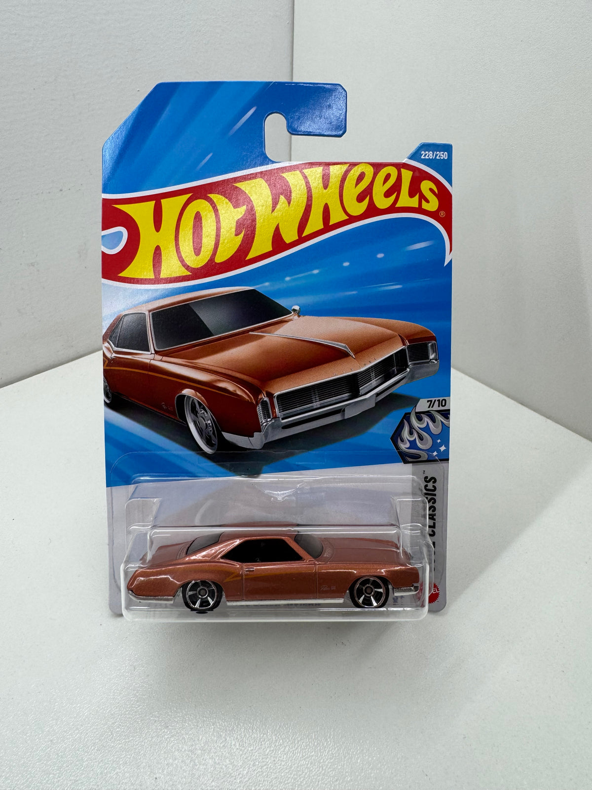 Hot Wheels - Buick Riviera 66’