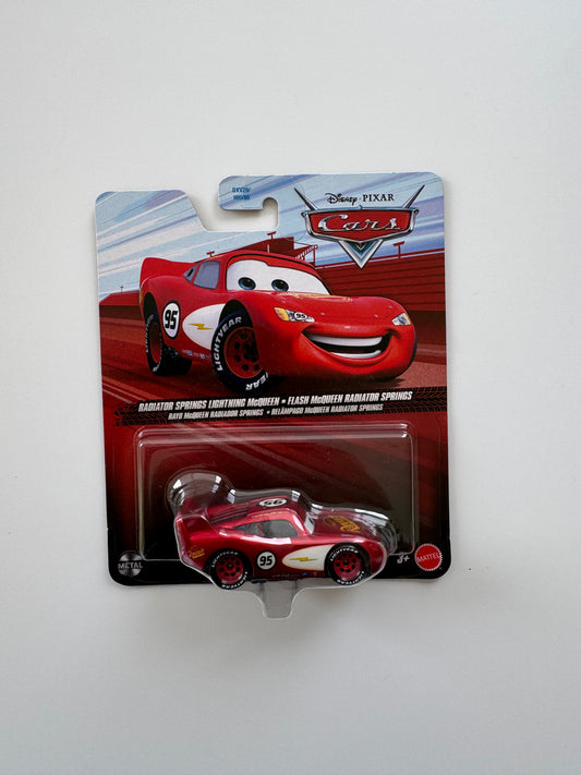 Disney - Relampago Mcqueen Radiator Springs