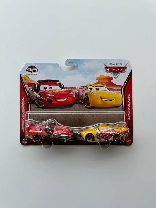 Disney - Relâmpago Mcqueen Chefe de Equipe e Cruz Ramirez Rusteze