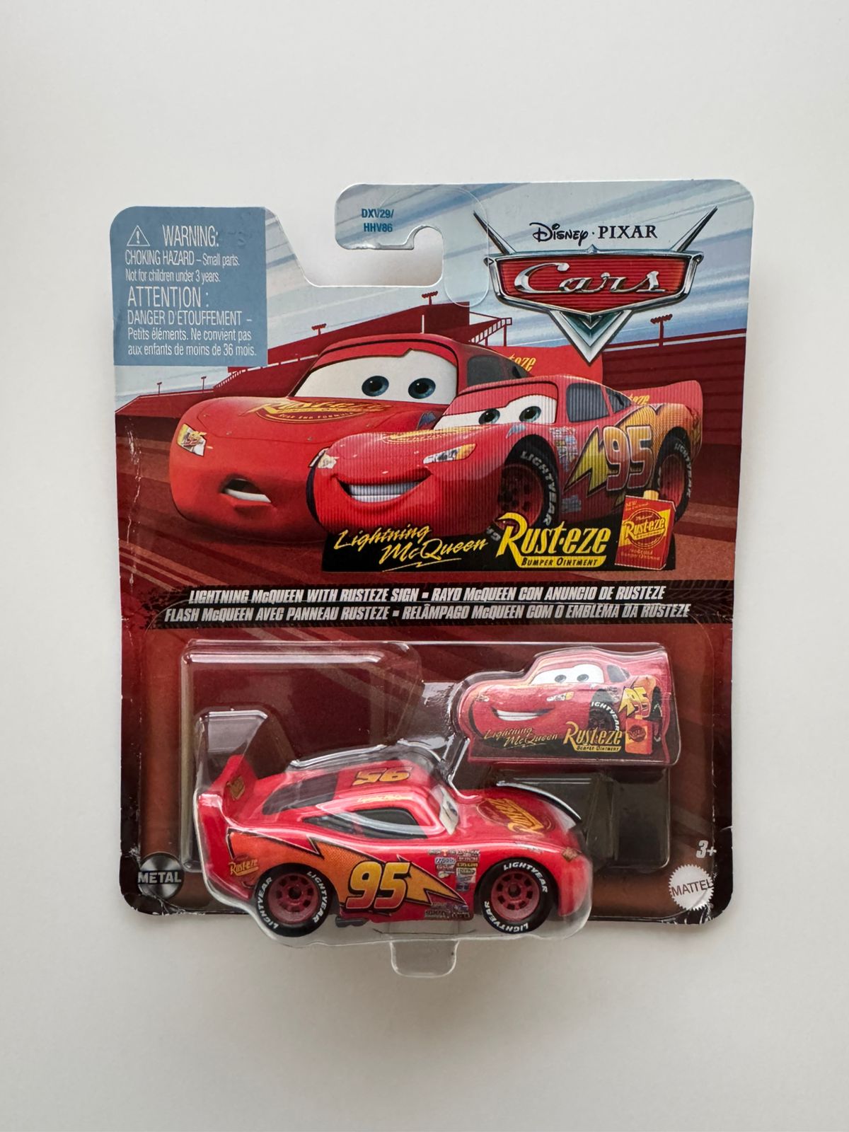 Disney - Relâmpago Mcqueen com Placa da Rusteze