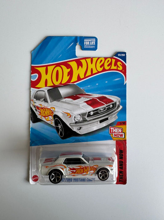 Hot Wheels - Ford Mustang Coupe 67’